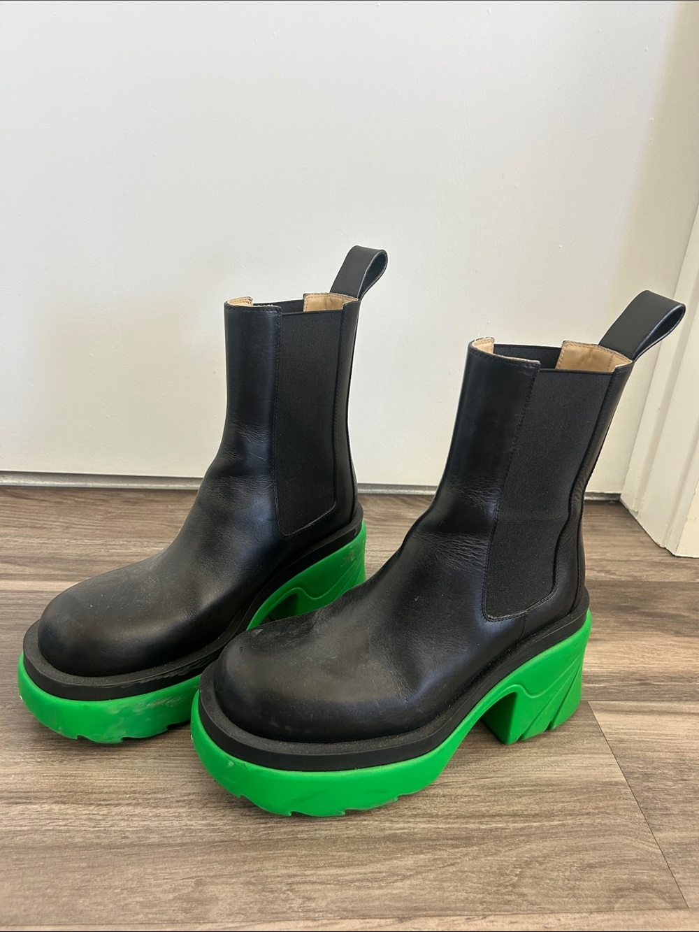 Bottega Veneta Black Flash Chelsea Boots with Green Platform Sole Size 37.5